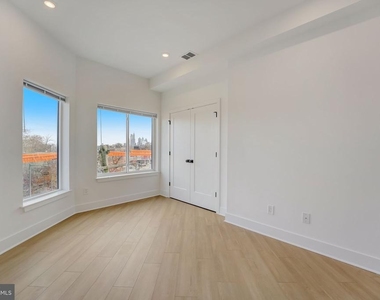 4200 Lancaster Avenue - Photo Thumbnail 6