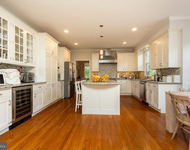 8809 Saunders Lane - Photo Thumbnail 29