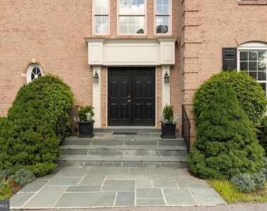 8809 Saunders Lane - Photo Thumbnail 10