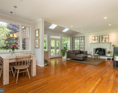 8809 Saunders Lane - Photo Thumbnail 32