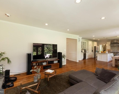 8809 Saunders Lane - Photo Thumbnail 37