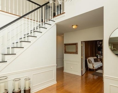 8809 Saunders Lane - Photo Thumbnail 11