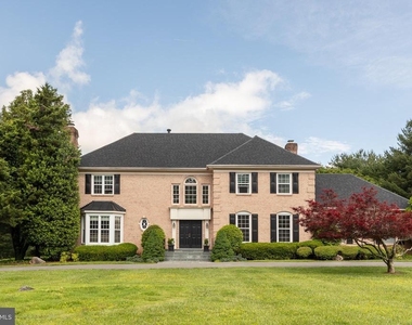 8809 Saunders Lane - Photo Thumbnail 6