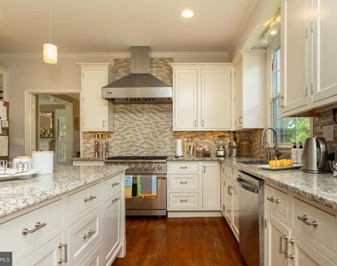 8809 Saunders Lane - Photo Thumbnail 26