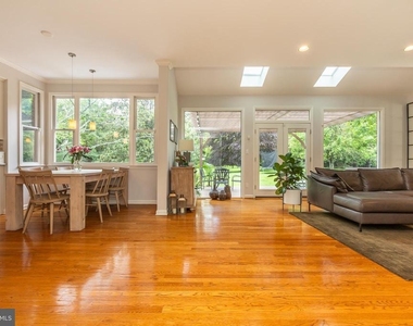 8809 Saunders Lane - Photo Thumbnail 47