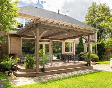 8809 Saunders Lane - Photo Thumbnail 92