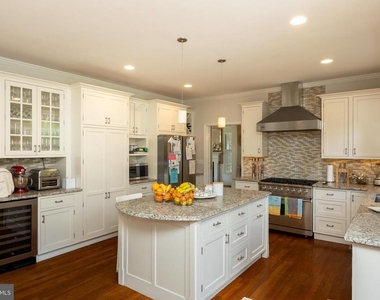 8809 Saunders Lane - Photo Thumbnail 27