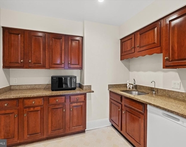 8101 Connecticut Avenue - Photo Thumbnail 13