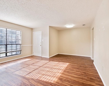 301 Craddock Ave - Photo Thumbnail 11
