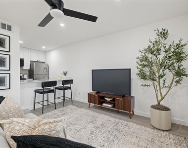 5911 Sheridan Ave Ln - Photo Thumbnail 3