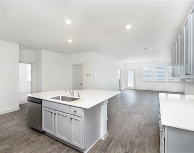 128 Big Sandy Creek Dr - Photo Thumbnail 5