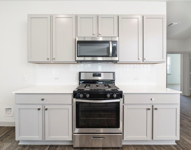 128 Big Sandy Creek Dr - Photo Thumbnail 7