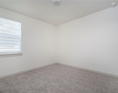 128 Big Sandy Creek Dr - Photo Thumbnail 20