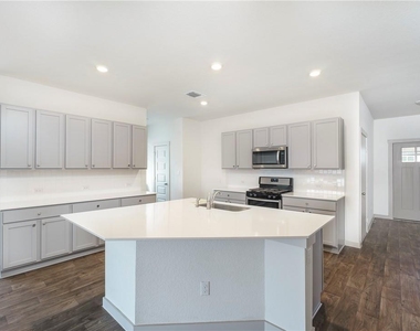 128 Big Sandy Creek Dr - Photo Thumbnail 3