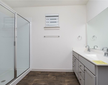 128 Big Sandy Creek Dr - Photo Thumbnail 16