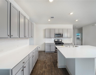 128 Big Sandy Creek Dr - Photo Thumbnail 2