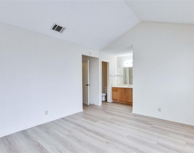 11900 Alpheus Ave - Photo Thumbnail 14