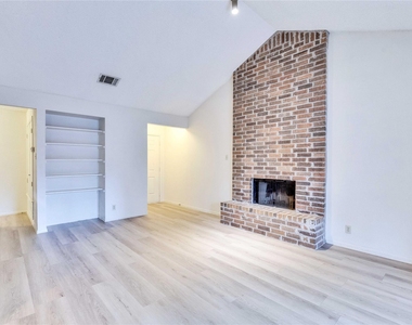 11900 Alpheus Ave - Photo Thumbnail 3