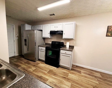 5410 Twin Lakes Drive - Photo Thumbnail 10