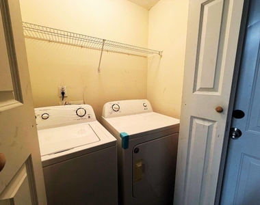5410 Twin Lakes Drive - Photo Thumbnail 9