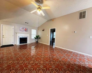 5410 Twin Lakes Drive - Photo Thumbnail 4
