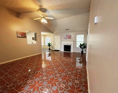 5410 Twin Lakes Drive - Photo Thumbnail 5