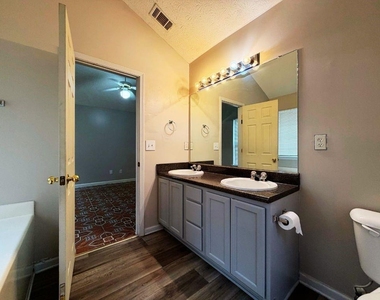 5410 Twin Lakes Drive - Photo Thumbnail 28