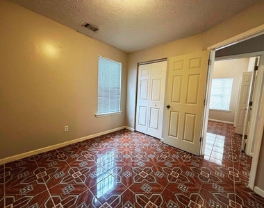 5410 Twin Lakes Drive - Photo Thumbnail 22
