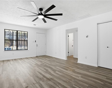 858 Ohara Drive - Photo Thumbnail 3