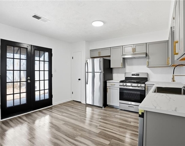 858 Ohara Drive - Photo Thumbnail 7