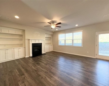 1865 Parkades Path Sw - Photo Thumbnail 8