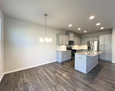 1865 Parkades Path Sw - Photo Thumbnail 6