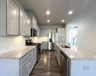 1865 Parkades Path Sw - Photo Thumbnail 5