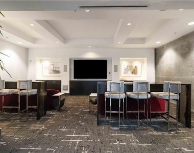 400 W Peachtree Street Nw - Photo Thumbnail 2