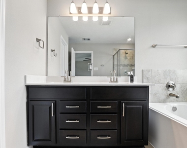 8618 Cedar Plains Lane - Photo Thumbnail 15