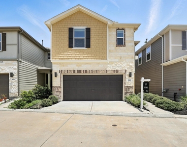 8618 Cedar Plains Lane - Photo Thumbnail 2