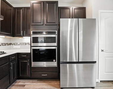 8618 Cedar Plains Lane - Photo Thumbnail 6