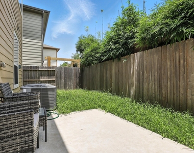 8618 Cedar Plains Lane - Photo Thumbnail 22
