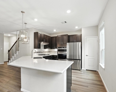 8618 Cedar Plains Lane - Photo Thumbnail 7