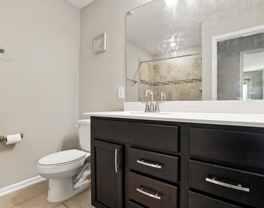 8618 Cedar Plains Lane - Photo Thumbnail 11