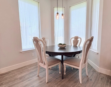55 Ruskin Drive W - Photo Thumbnail 11