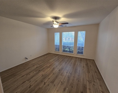 19427 Egret Wood Way - Photo Thumbnail 5