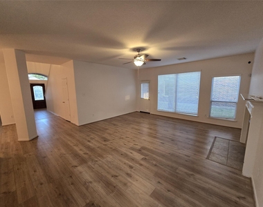 19427 Egret Wood Way - Photo Thumbnail 3