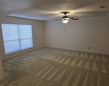 19427 Egret Wood Way - Photo Thumbnail 8