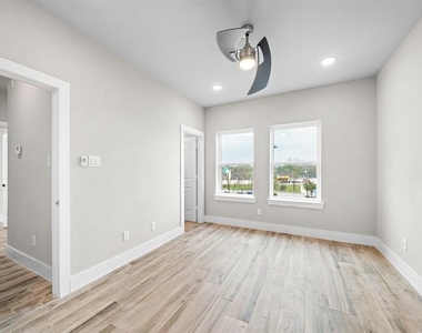 228 W 28th Street - Photo Thumbnail 19