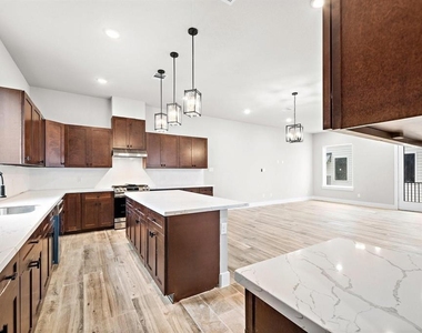 228 W 28th Street - Photo Thumbnail 3