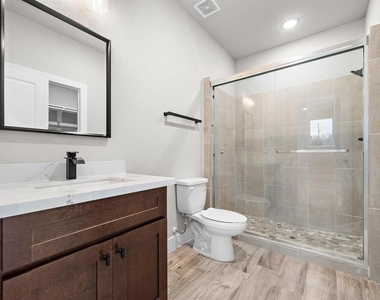 228 W 28th Street - Photo Thumbnail 20