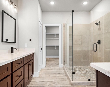 228 W 28th Street - Photo Thumbnail 8