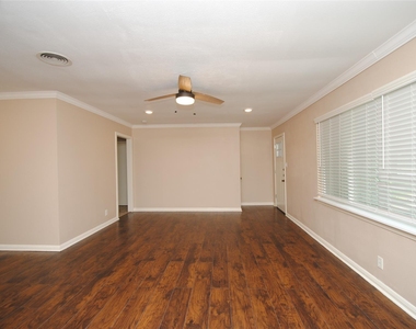 10034 Cedardale Drive - Photo Thumbnail 9