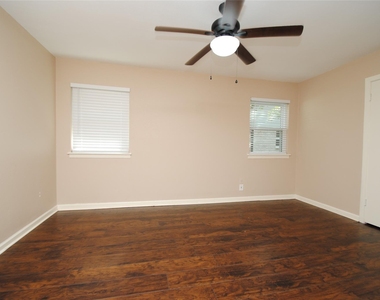 10034 Cedardale Drive - Photo Thumbnail 31